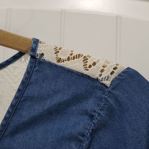 Soulmates 3/4 Sleeve Denim & Lace, Tie Front Blouse, Size Large - Picture 6 of 7